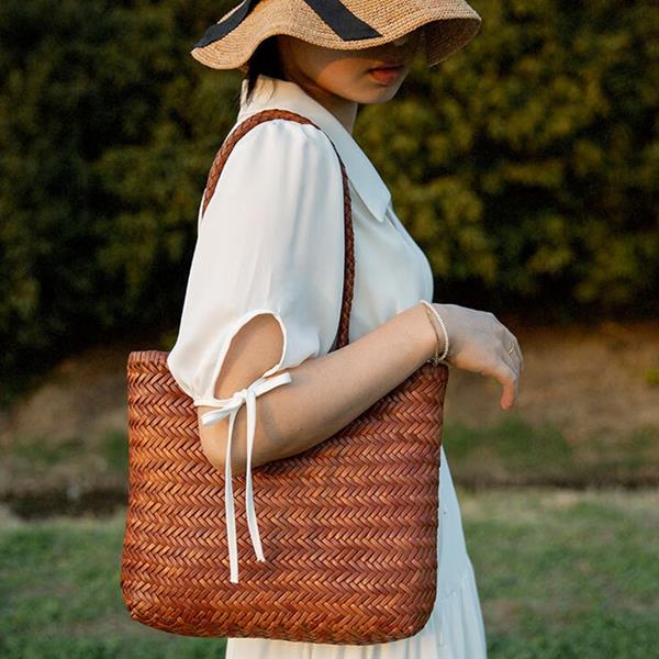 Hand-knitted Summer Handbag Genuine leather Shoulder Simple Straw Bag