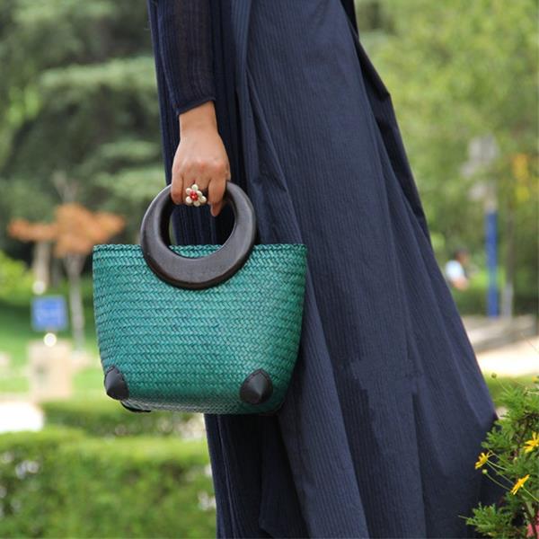 Handmade Wicker bag Wooden Handle Handbag Straw woven Vintage Beach Fashion Women Straw Bag