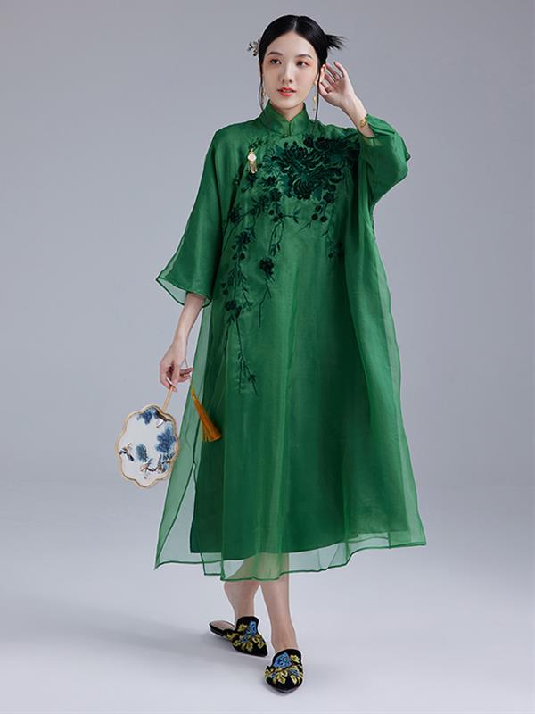 Summer Qipao cheongsam Silk Embroidered Dress Women Wear